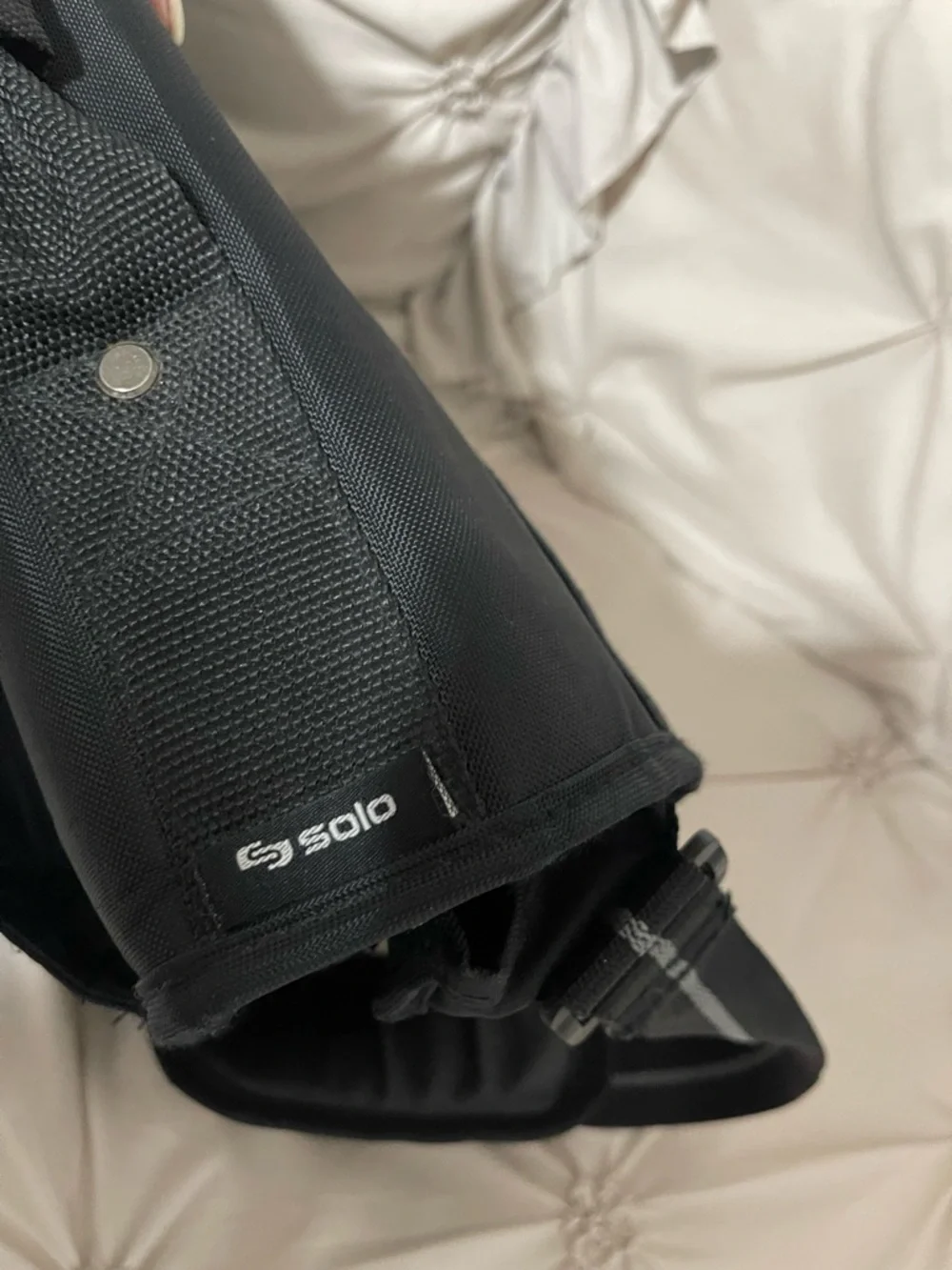 Solo Black Messenger Bag - Sleek Commuter Briefcase